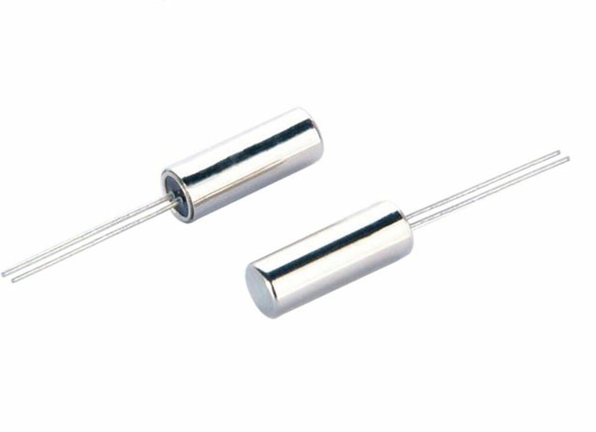 image YT 26 32.768KHZ 12.5PF 10PPM 2Pin DIP Through Hole Cylinder Crystal